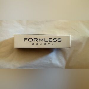 Formless Beauty LOVE Lipglosss Brand new